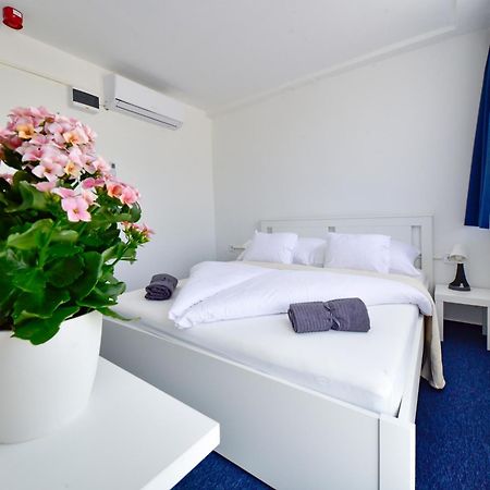 Zama Hotel Zamárdi Eksteriør billede