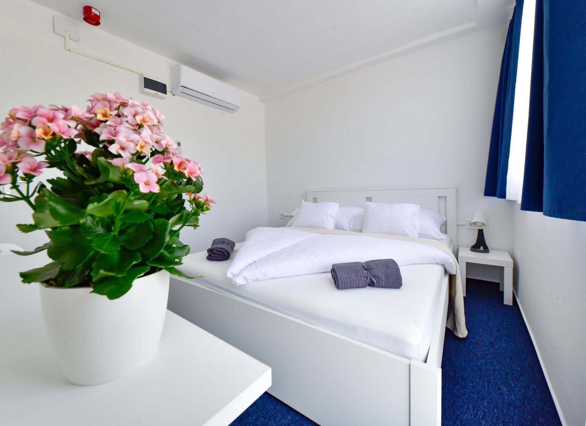 Zama Hotel Zamárdi Eksteriør billede