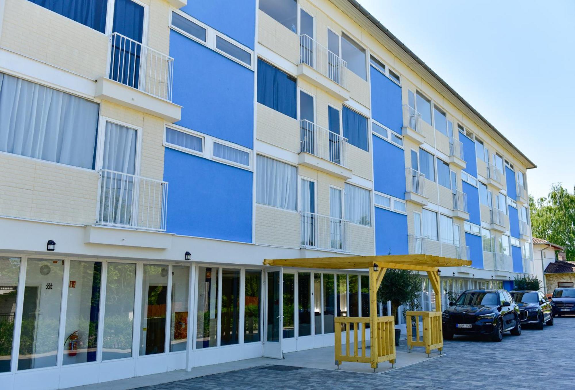 Zama Hotel Zamárdi Eksteriør billede